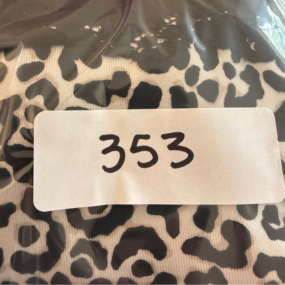 Womens VTG Y2K Tank Top Cami XL Coquette Lace Leopard White Black Fitted Preppy - Picture 10 of 10